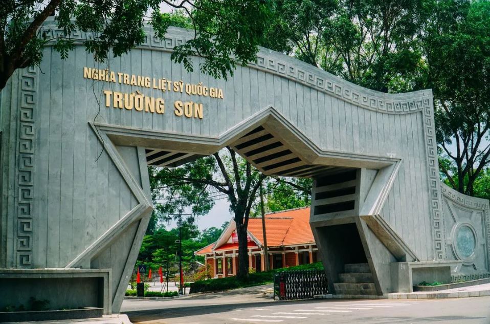 Xe từ Đà Nẵng đi Nghĩa Trang Trường Sơn giá rẻ
